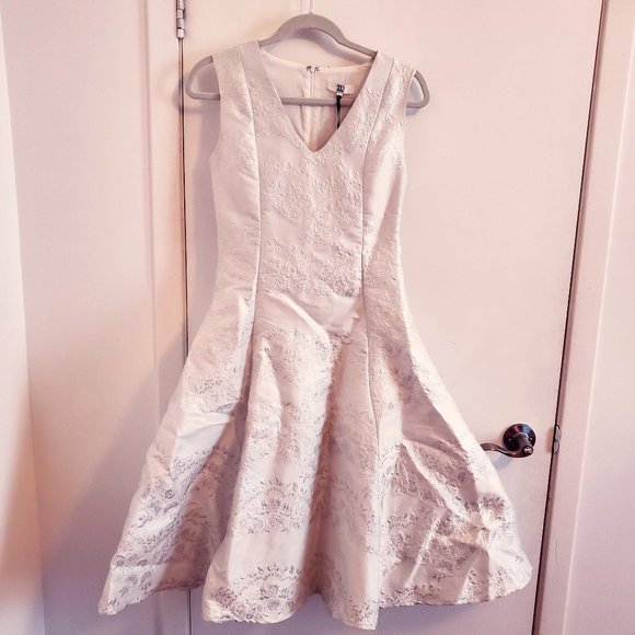 Wedding/Occassion Dress - Ivory Jaquard - BNWT - Picture 4 of 11